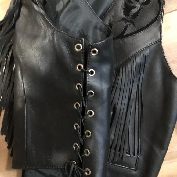 Hyde Out Black Fringe Leather Tie at Side Suede Roses Vest Size M - Picture 5 of 10